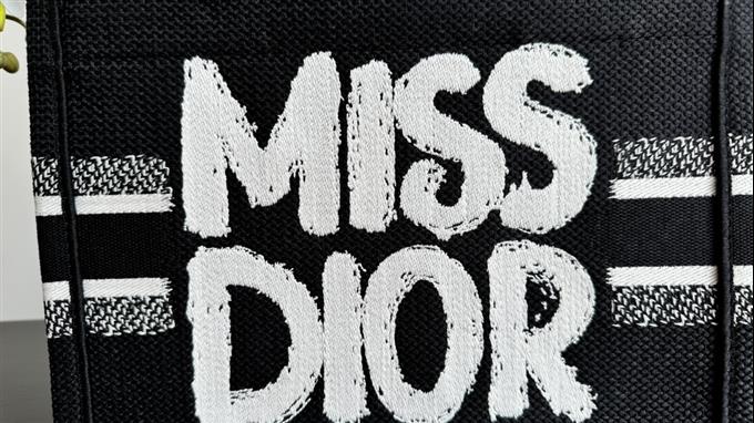 2025228Y550P20388520