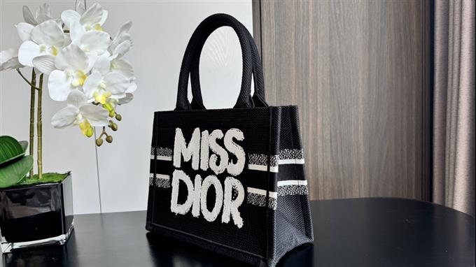 2025228Y550P20388552