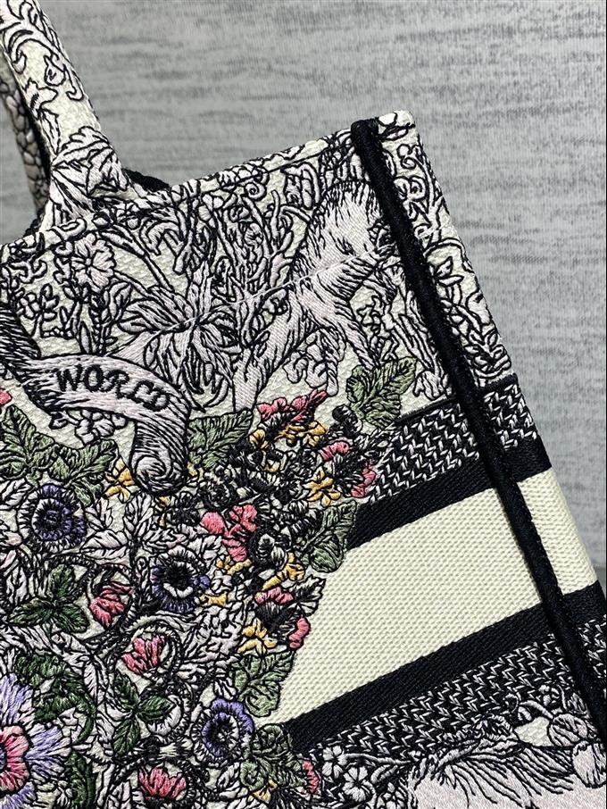 2025228Y550P212136379