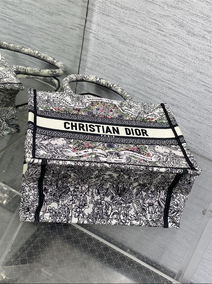 2025228Y550P212136411