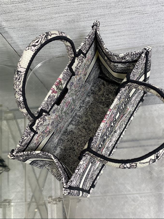 2025228Y550P212136427