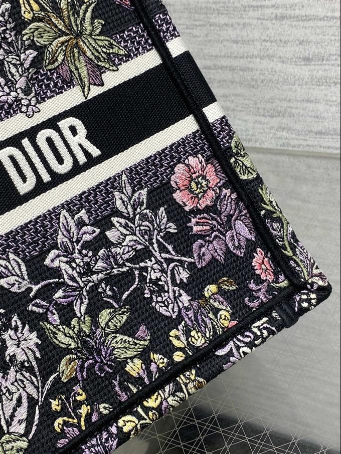 2025228Y550P212136491