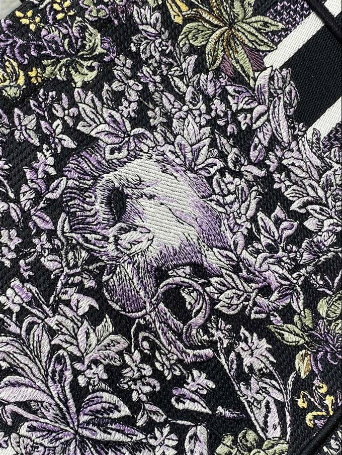 2025228Y550P212136522