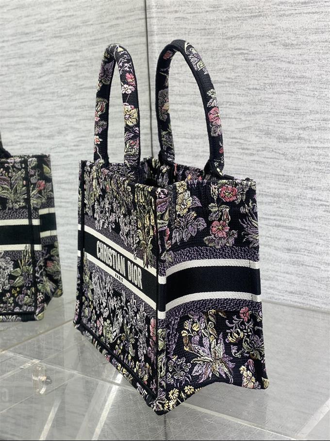 2025228Y550P212136537