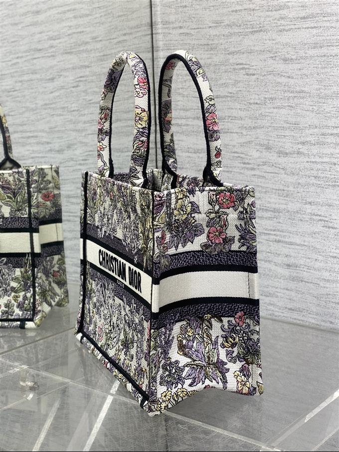 2025228Y550P212136679