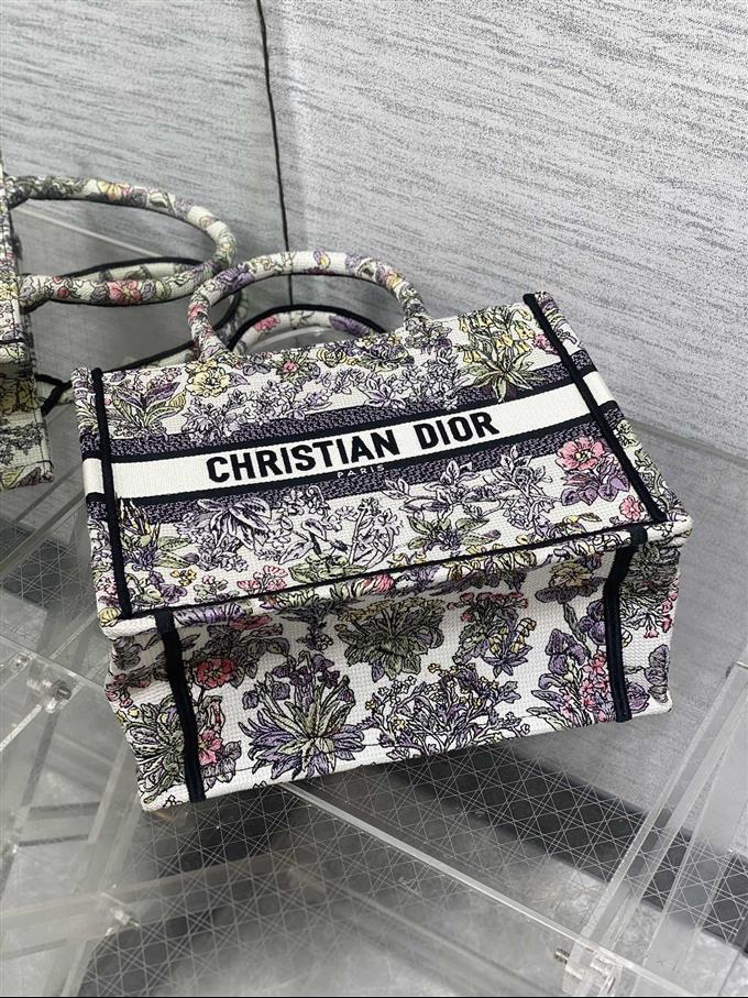 2025228Y550P212136695