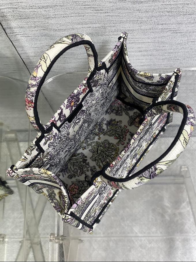 2025228Y550P212136711