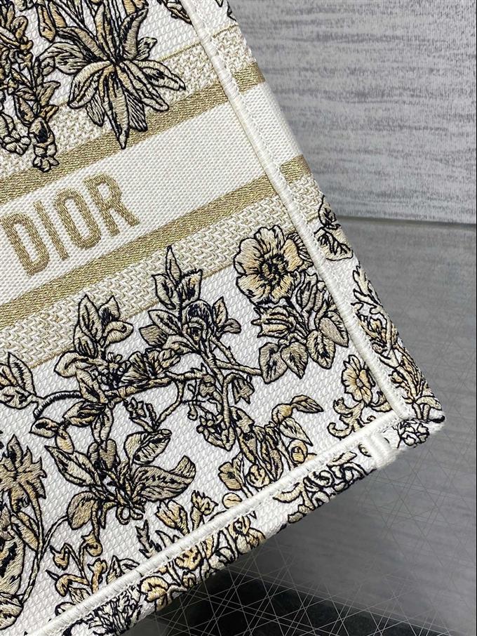 2025228Y550P212136775