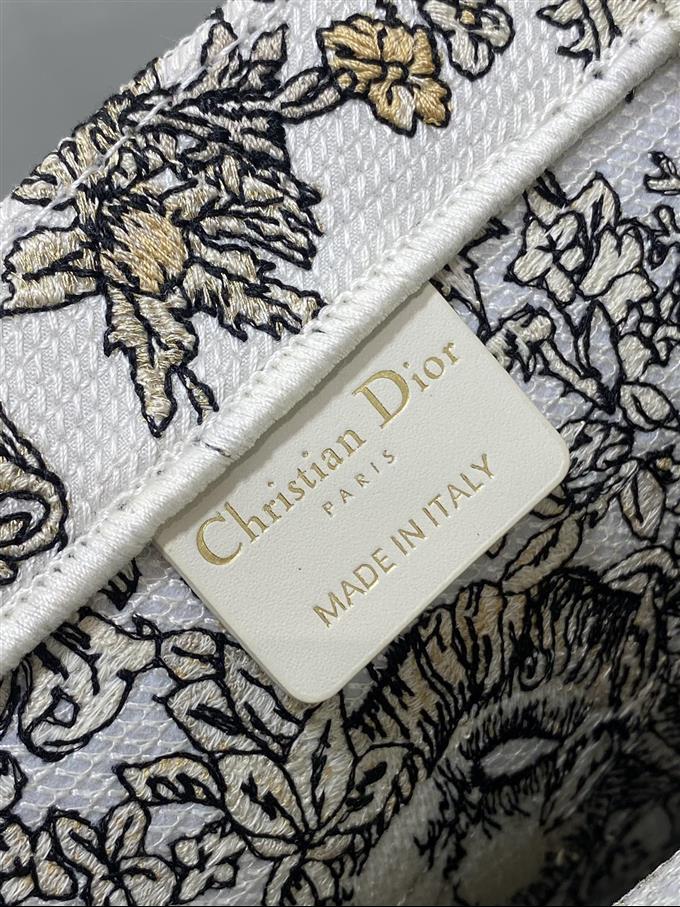 2025228Y550P212136869