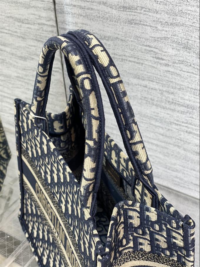 2025228Y550P212137234