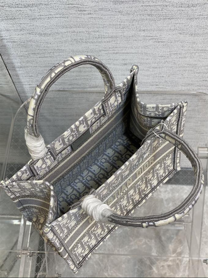 2025228Y550P212137424