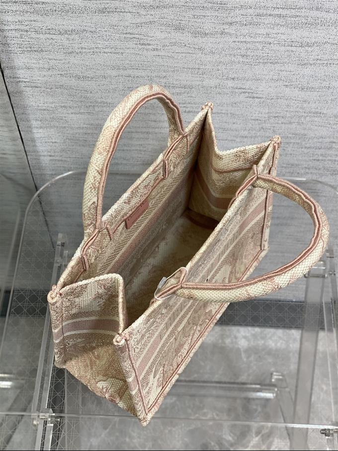 2025228Y550P212138136