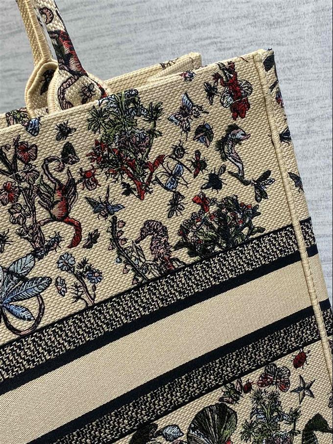 2025228Y550P212155149