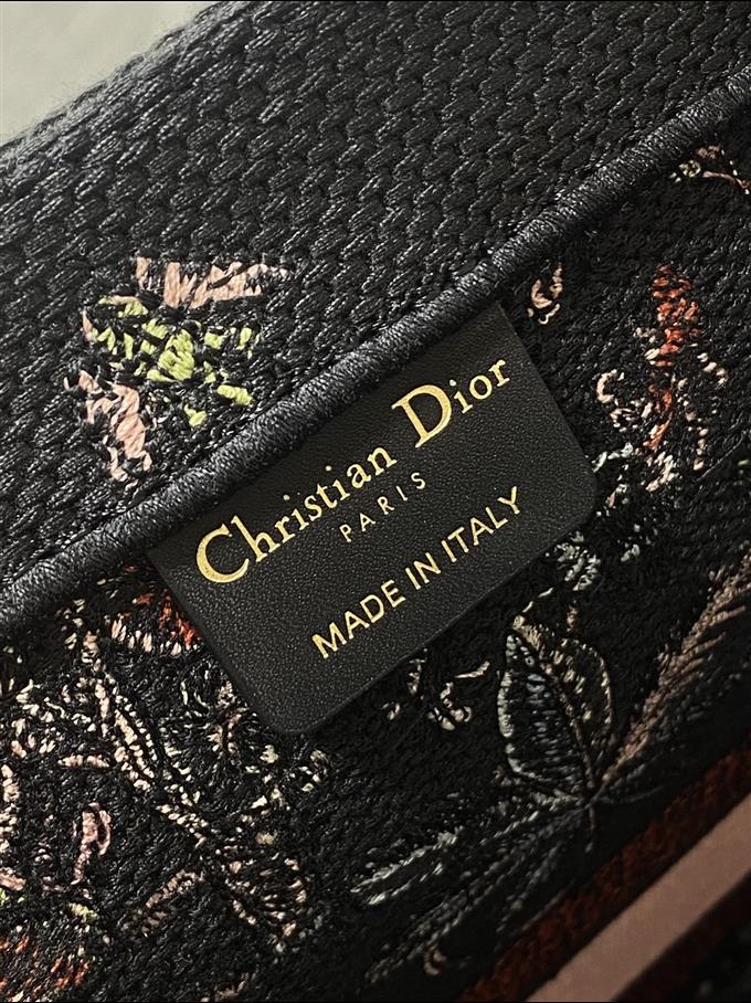 2025228Y550P212155370