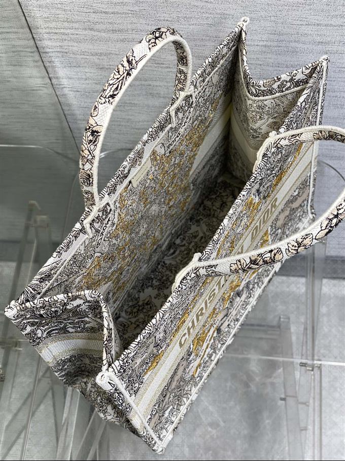 2025228Y550P212156773