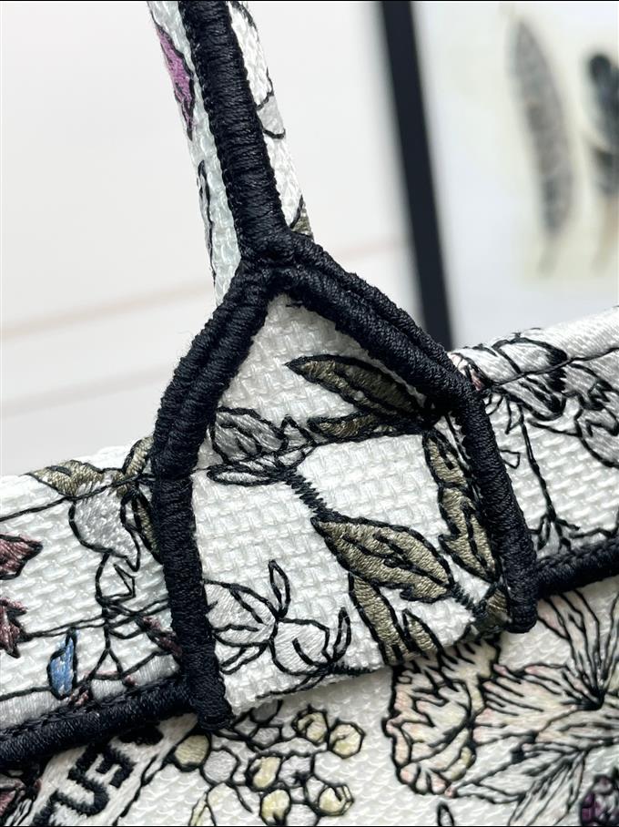 2025228Y580P203751999