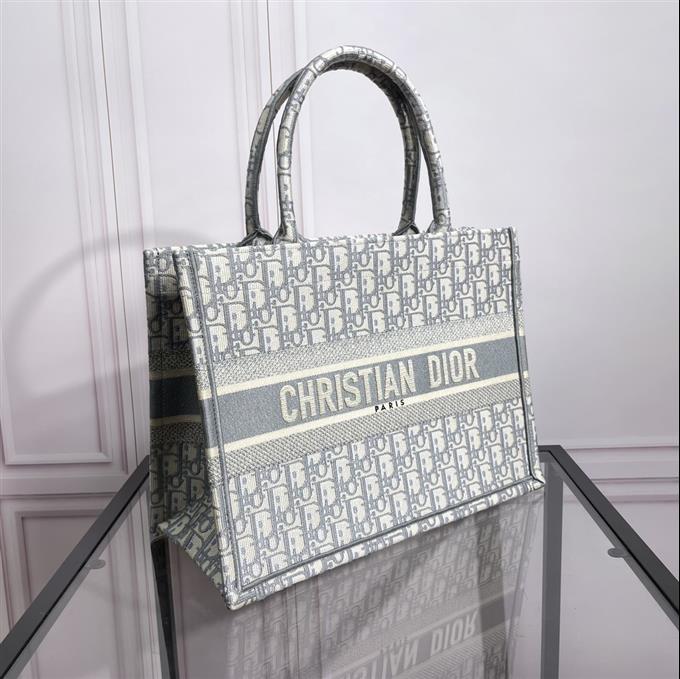 2025228Y580P203753795