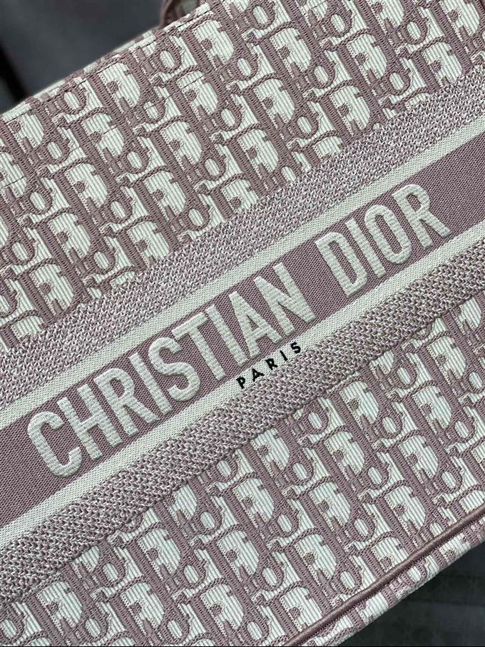 2025228Y580P212140779