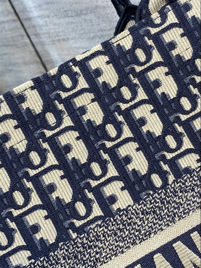 2025228Y580P212140935