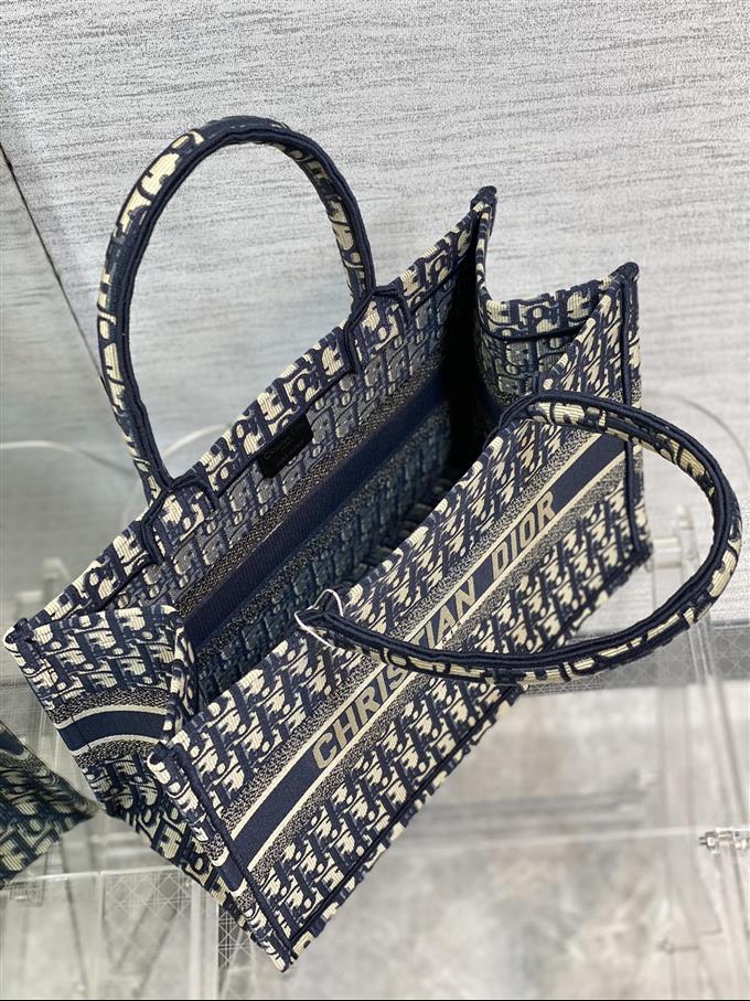 2025228Y580P21214113