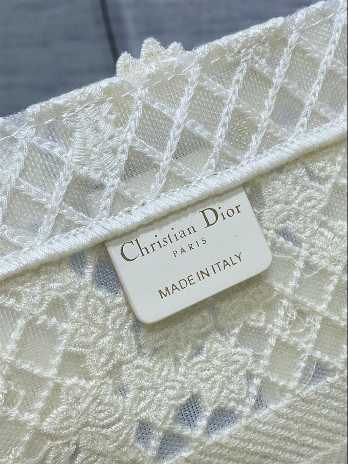 2025228Y580P212141186