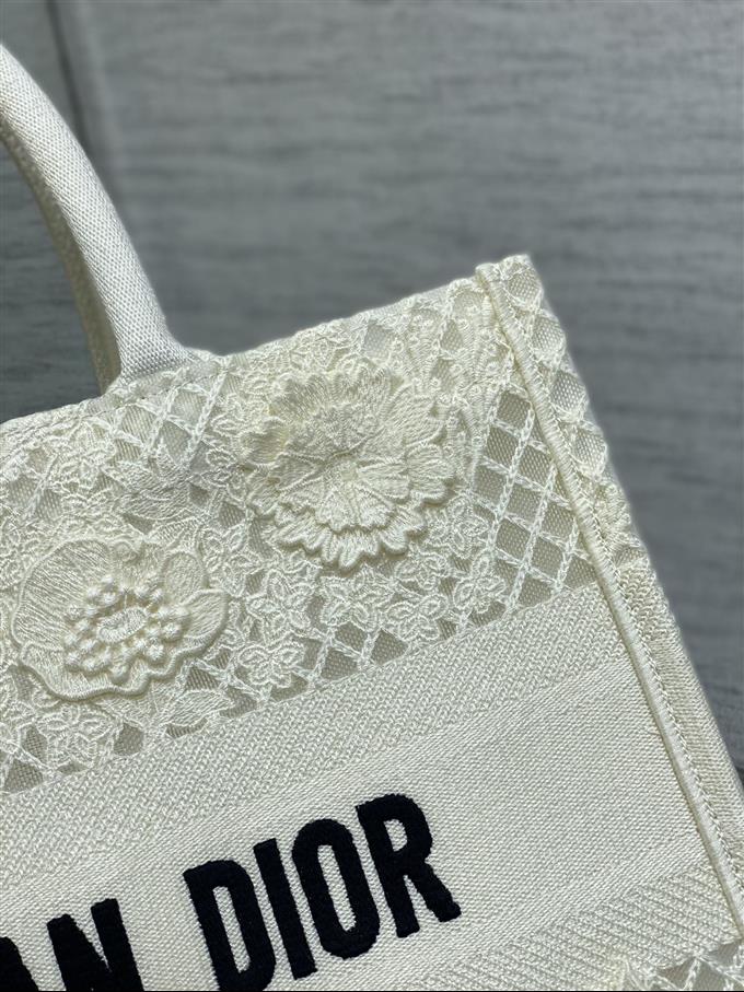 2025228Y580P21214176