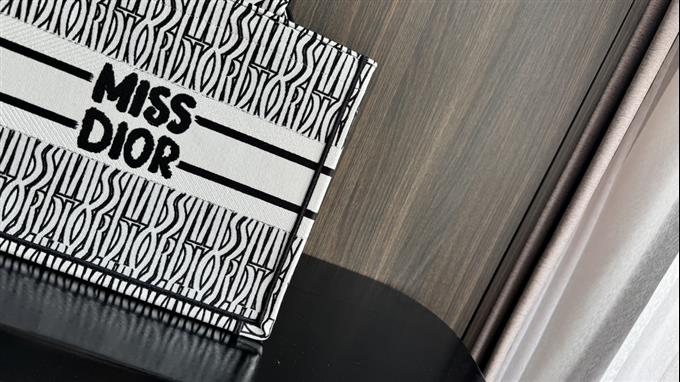 2025228Y580P212159855