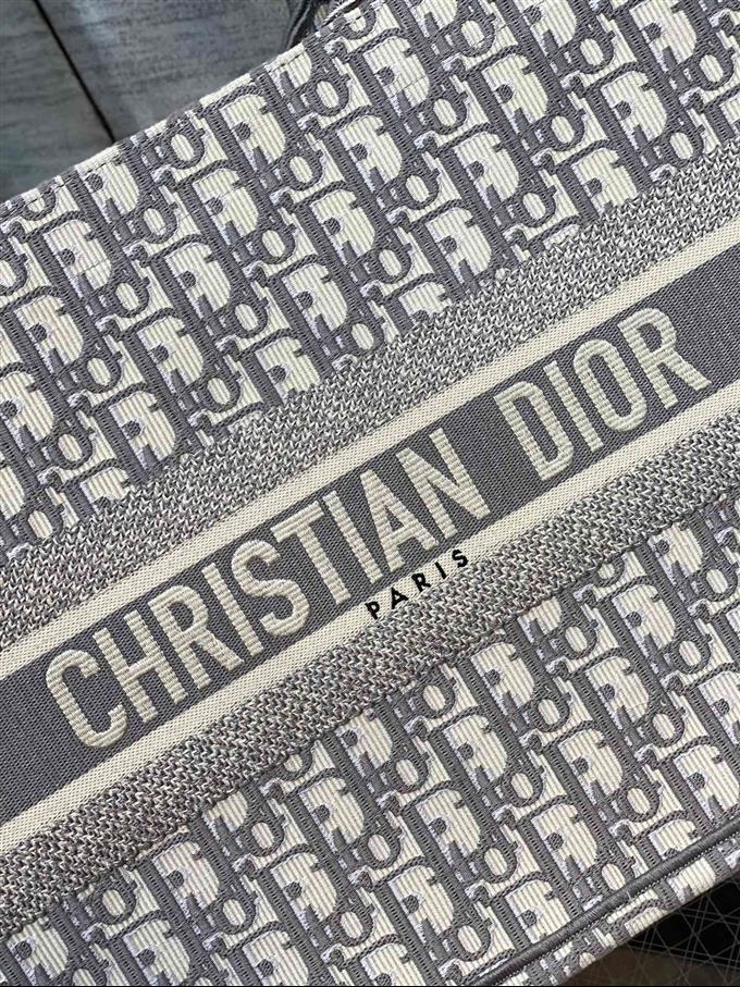 2025228Y580P21220642