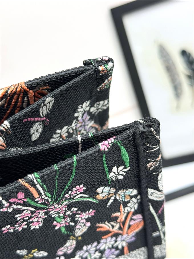 2025228Y600P203756385