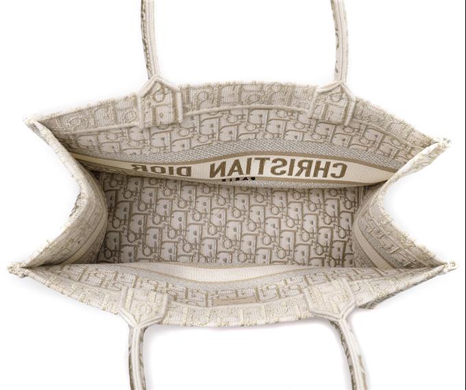 2025228Y600P203757816