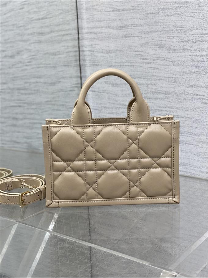 2025228Y600P203757928