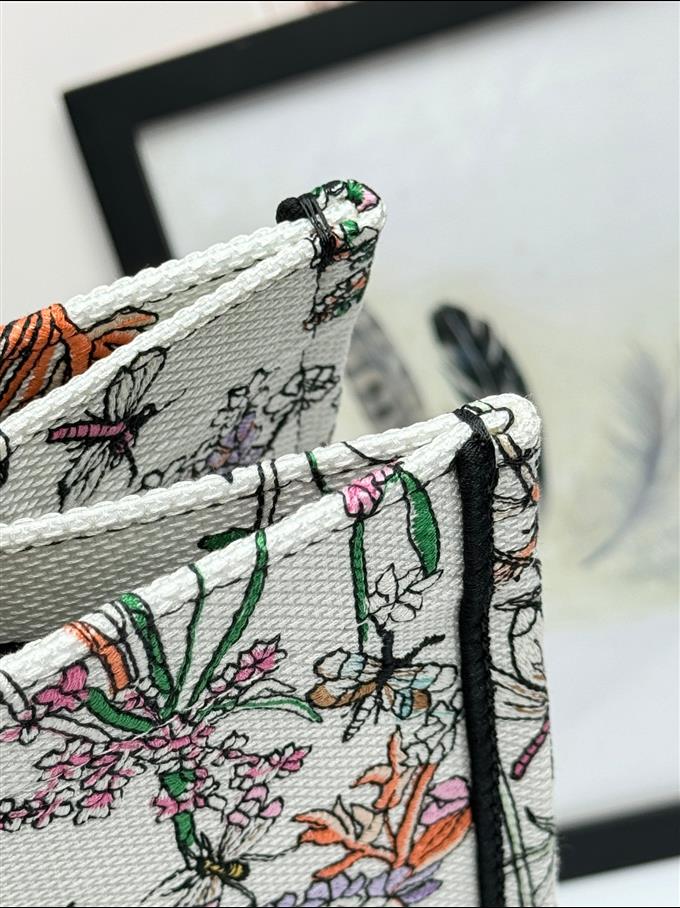 2025228Y600P203820485