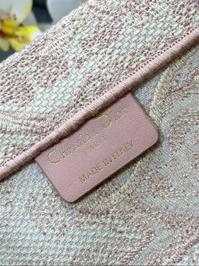 2025228Y600P203822658