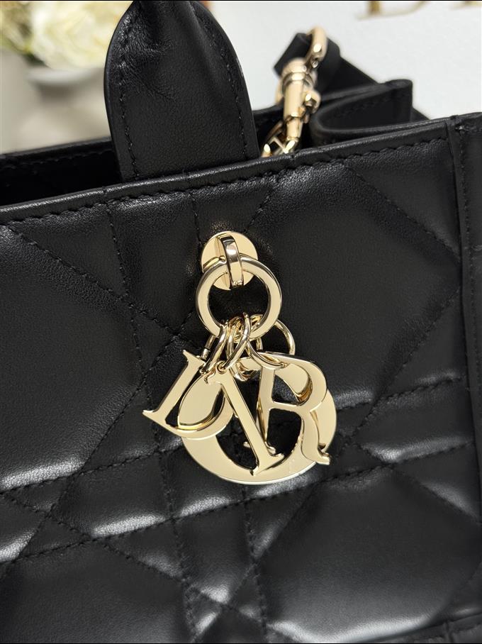 2025228Y600P203822689