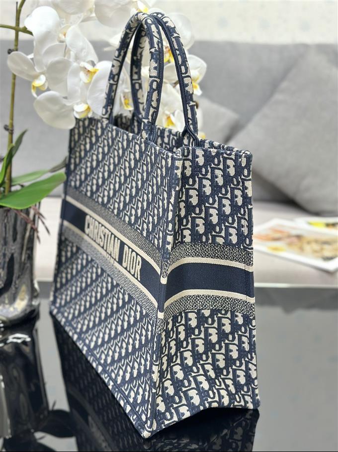 2025228Y600P203823428