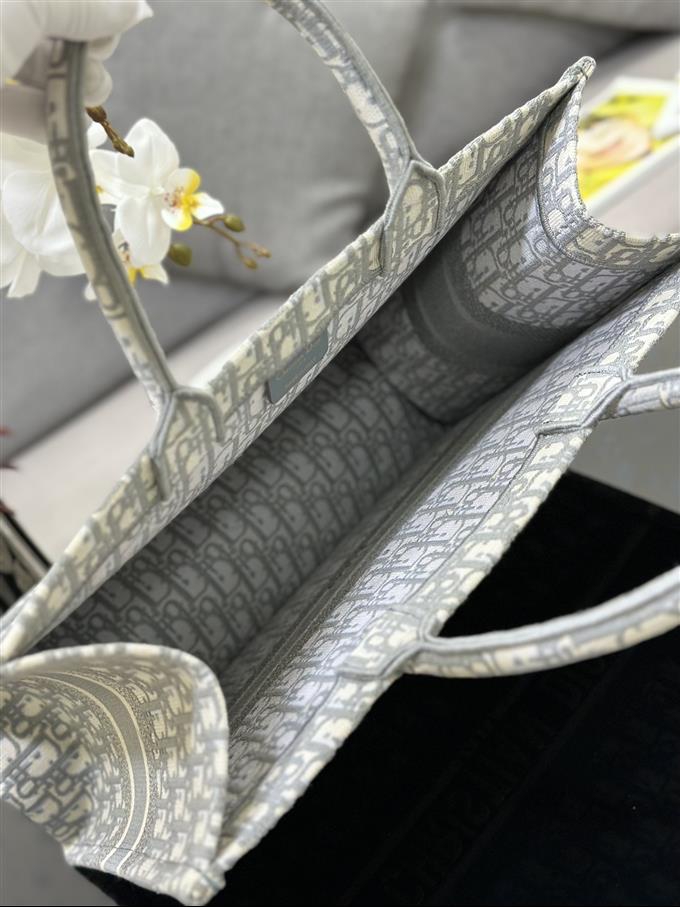 2025228Y600P203823651