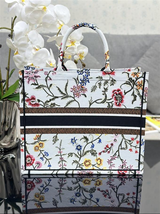 2025228Y600P203825109