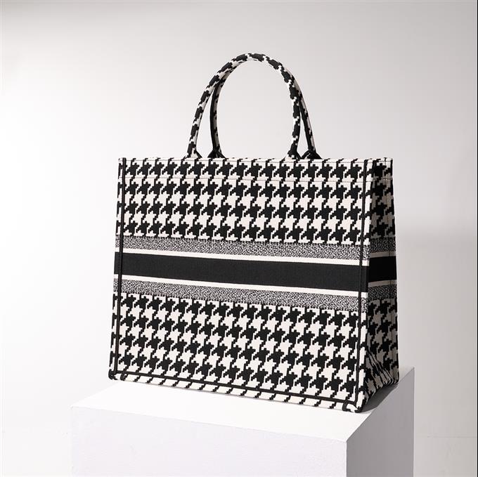 2025228Y600P203825568