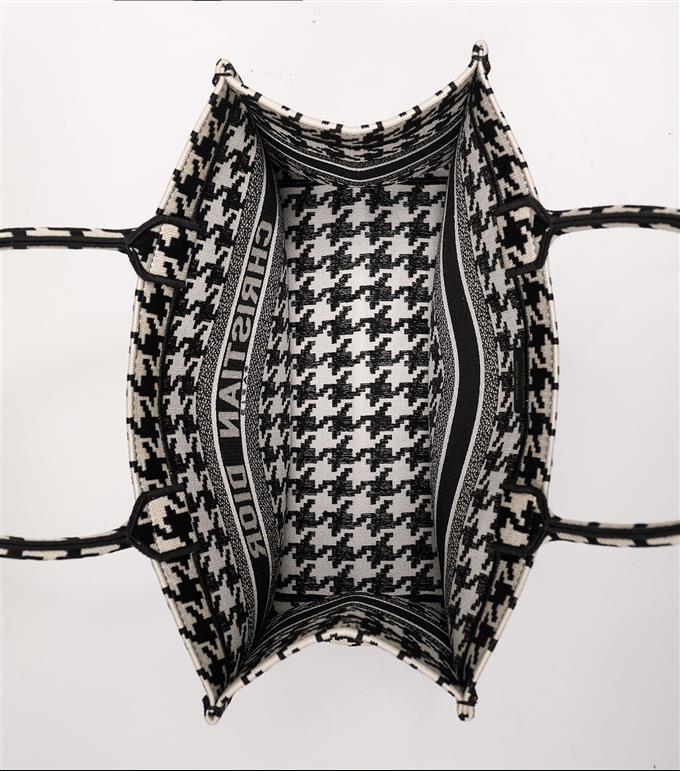 2025228Y600P203825632