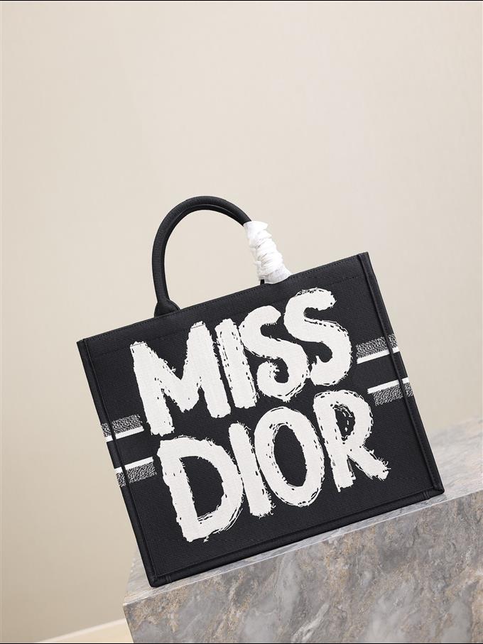 2025228Y600P203825680