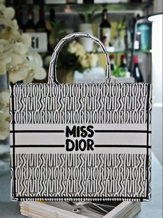 2025228Y600P203826501