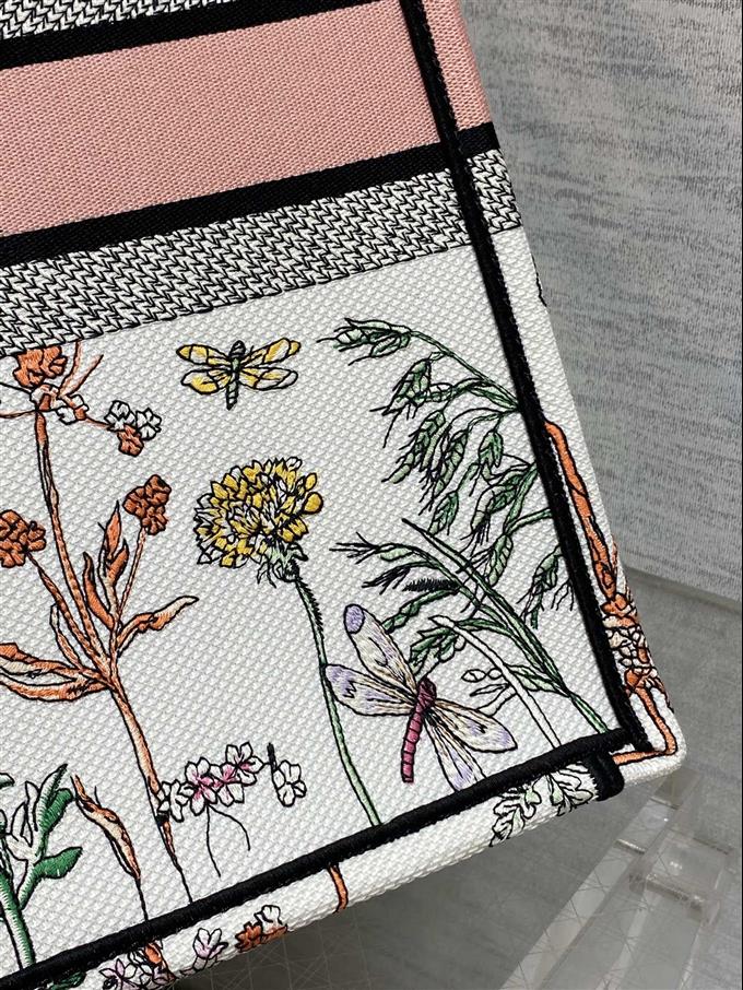 2025228Y600P203826704