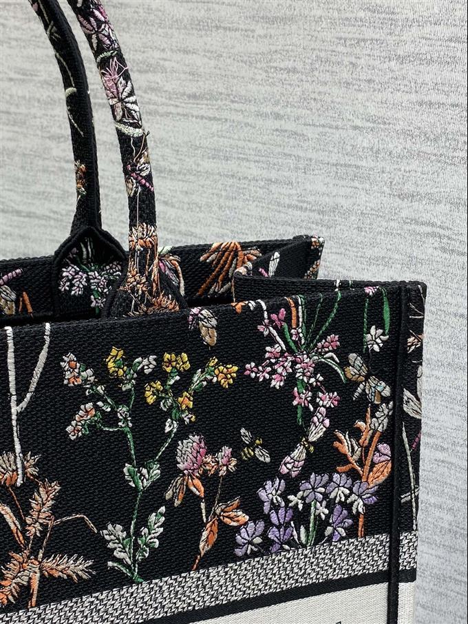 2025228Y600P203827520