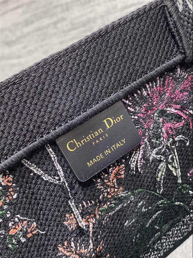 2025228Y600P212142644