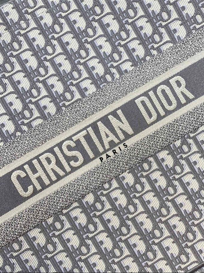 2025228Y600P212143528