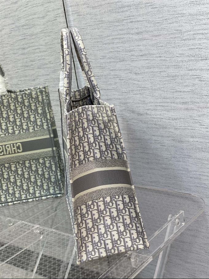 2025228Y600P212143590