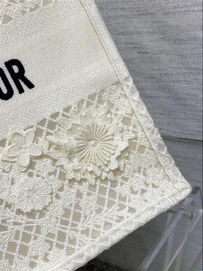 2025228Y600P212143684