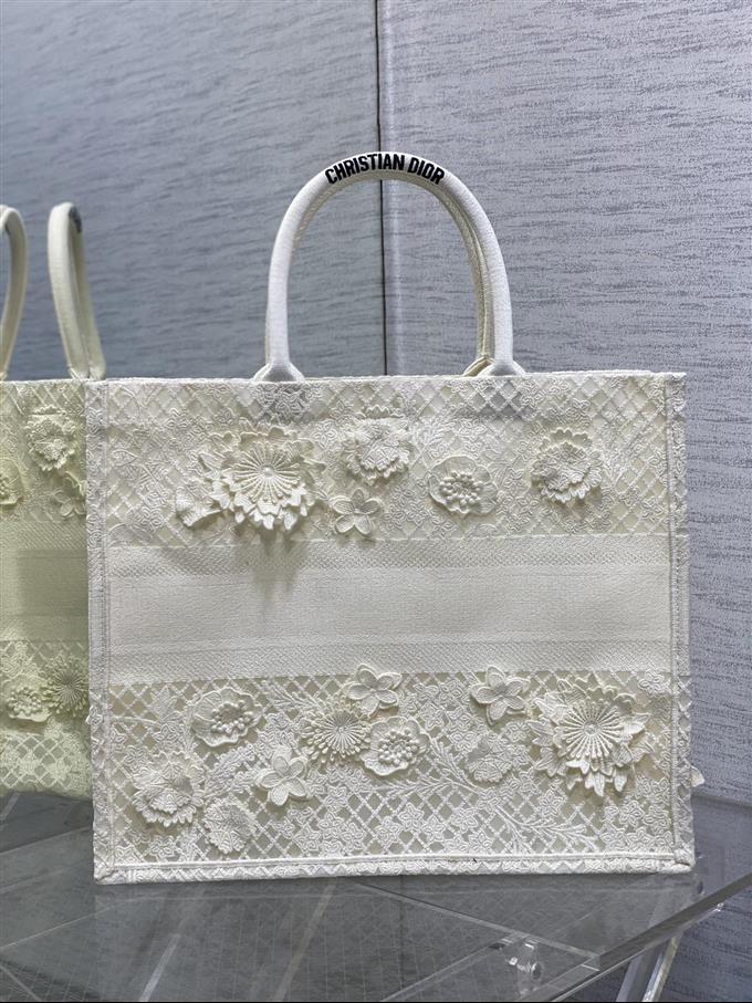 2025228Y600P212143700