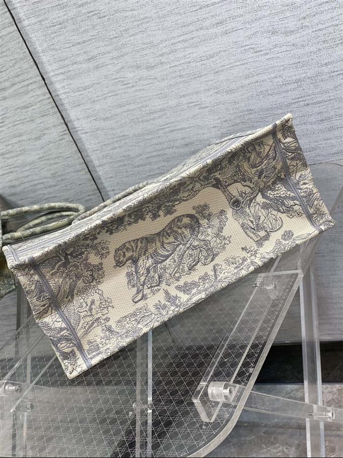 2025228Y600P212143891