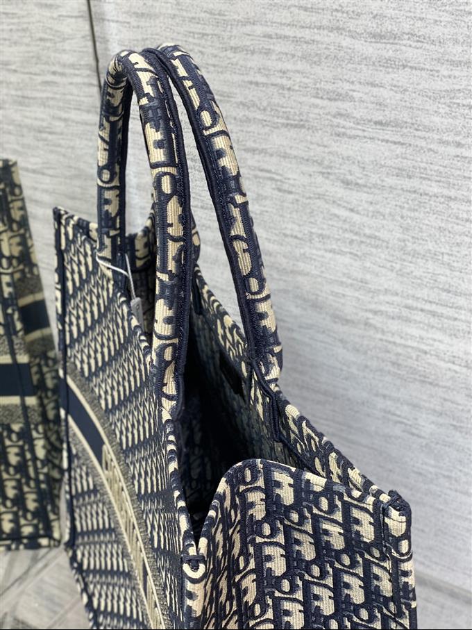 2025228Y600P212144873